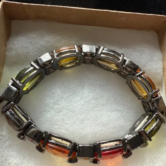 *SALE*NEW COLORFUL STONE STRETCH BRACELET- WITH SILVER ACCENTS - Picture 3 of 5
